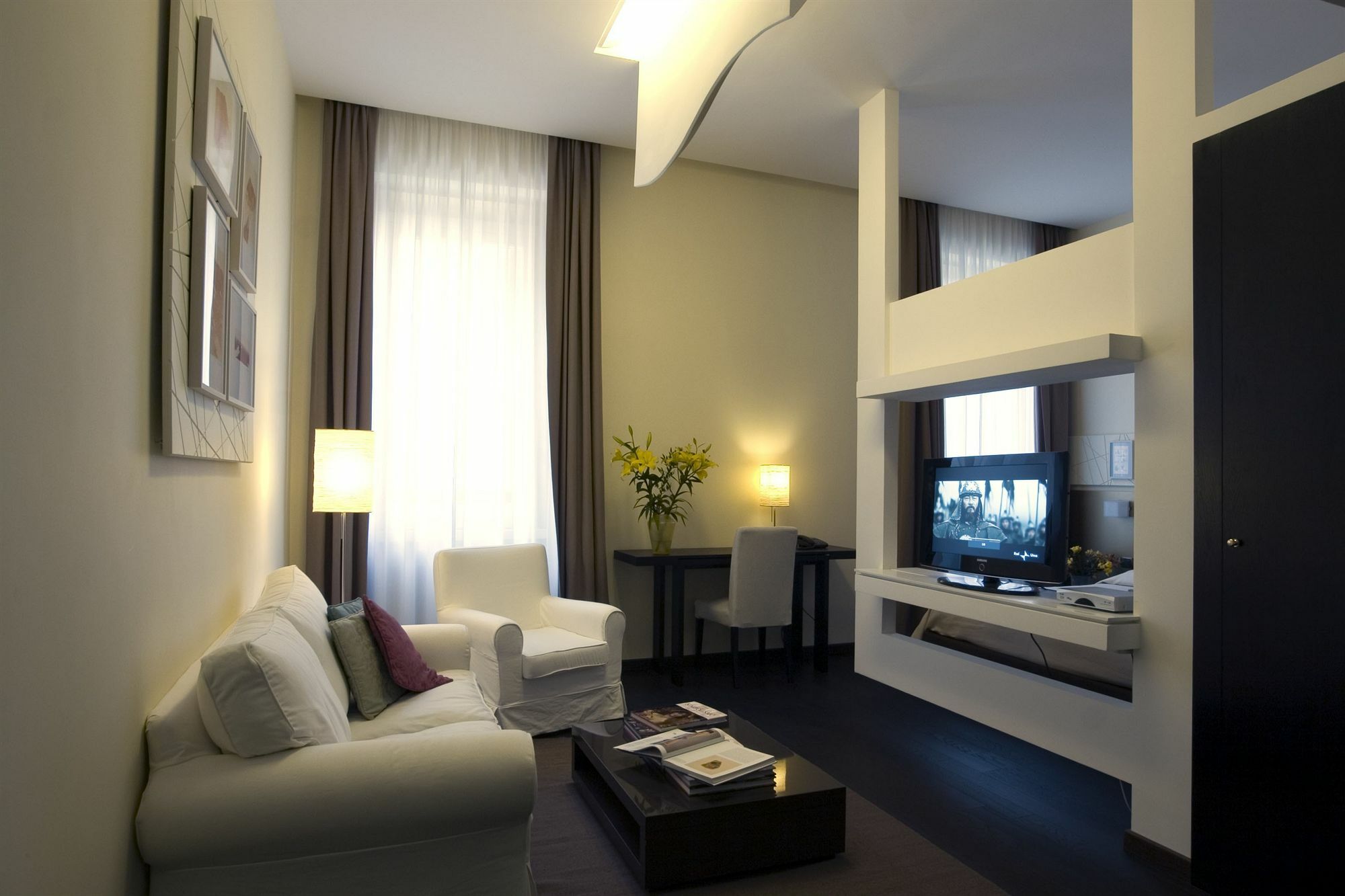 Ht Romeo Al Babuino Hotell Exteriör bild