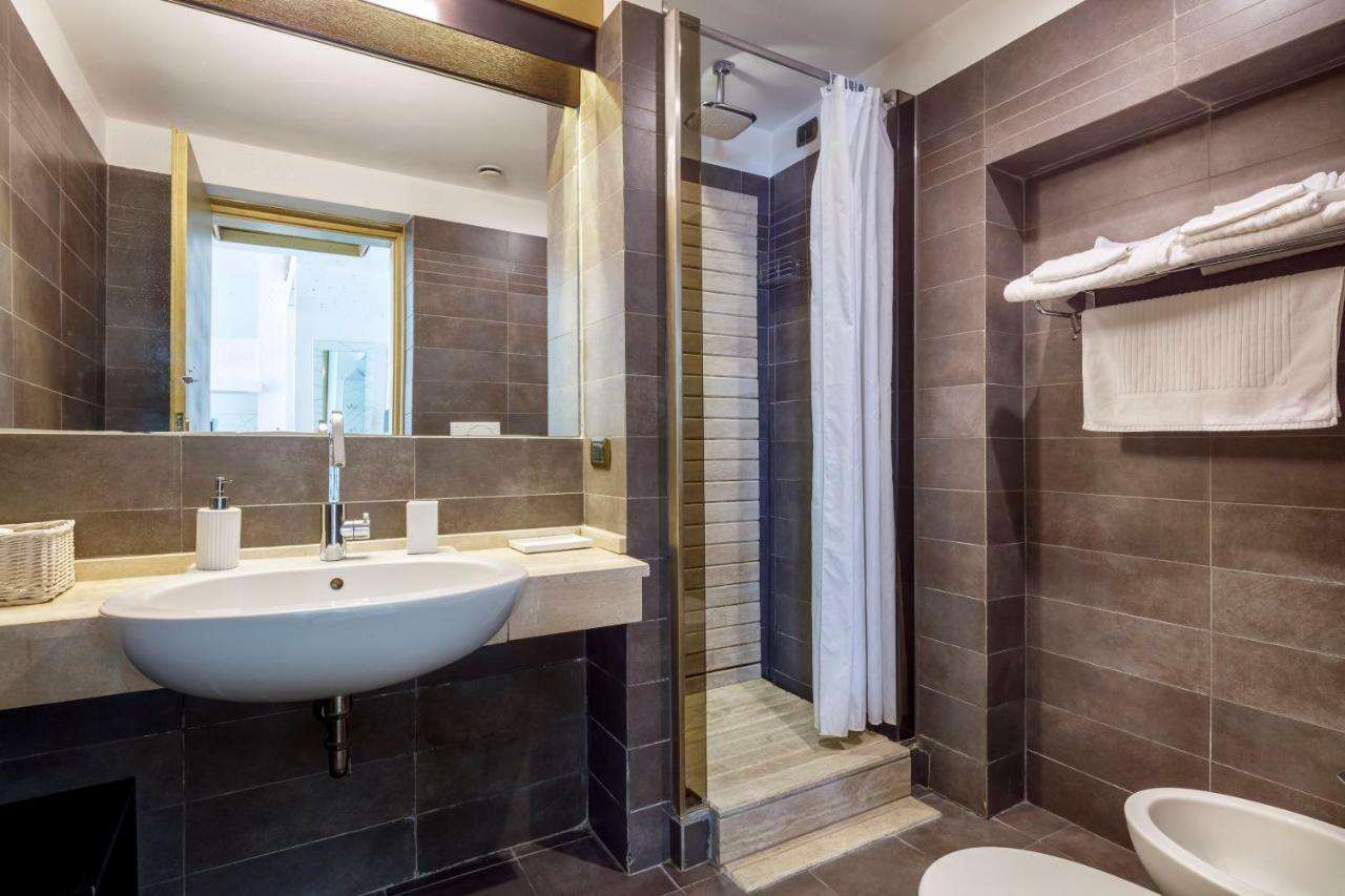 Ht Romeo Al Babuino Hotell Exteriör bild